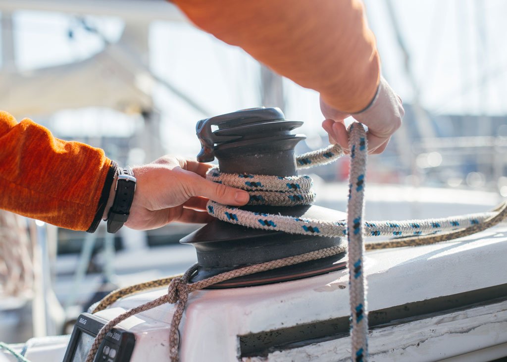 How to rig a quick-release rescue rope on board