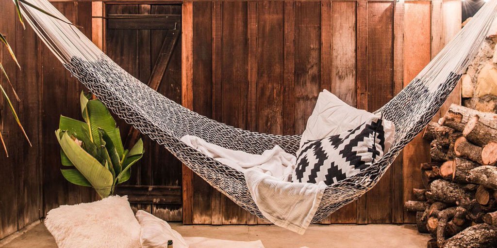Rope hammock: rope vs fabric for comfort & durability
